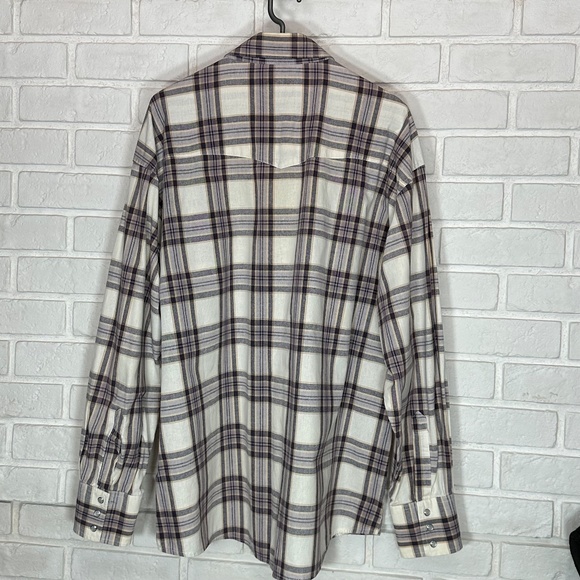 EUC Wrangler Men's Plaid Western Button Down Shirt with Pearlized Snap Buttons - Picture 3 of 9